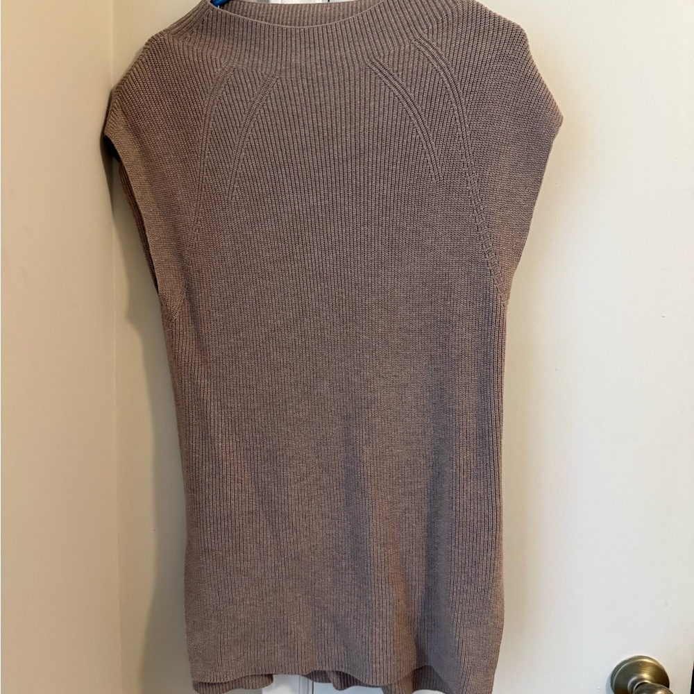 Banana Republic Sleeveless Turtleneck Sweater in Mauve Taupe